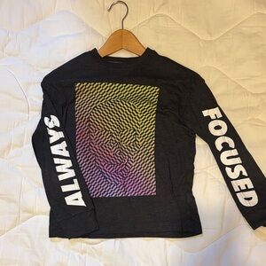 Old Navy Black Long-Sleeve Tee with Multicolor Gradient Graphic